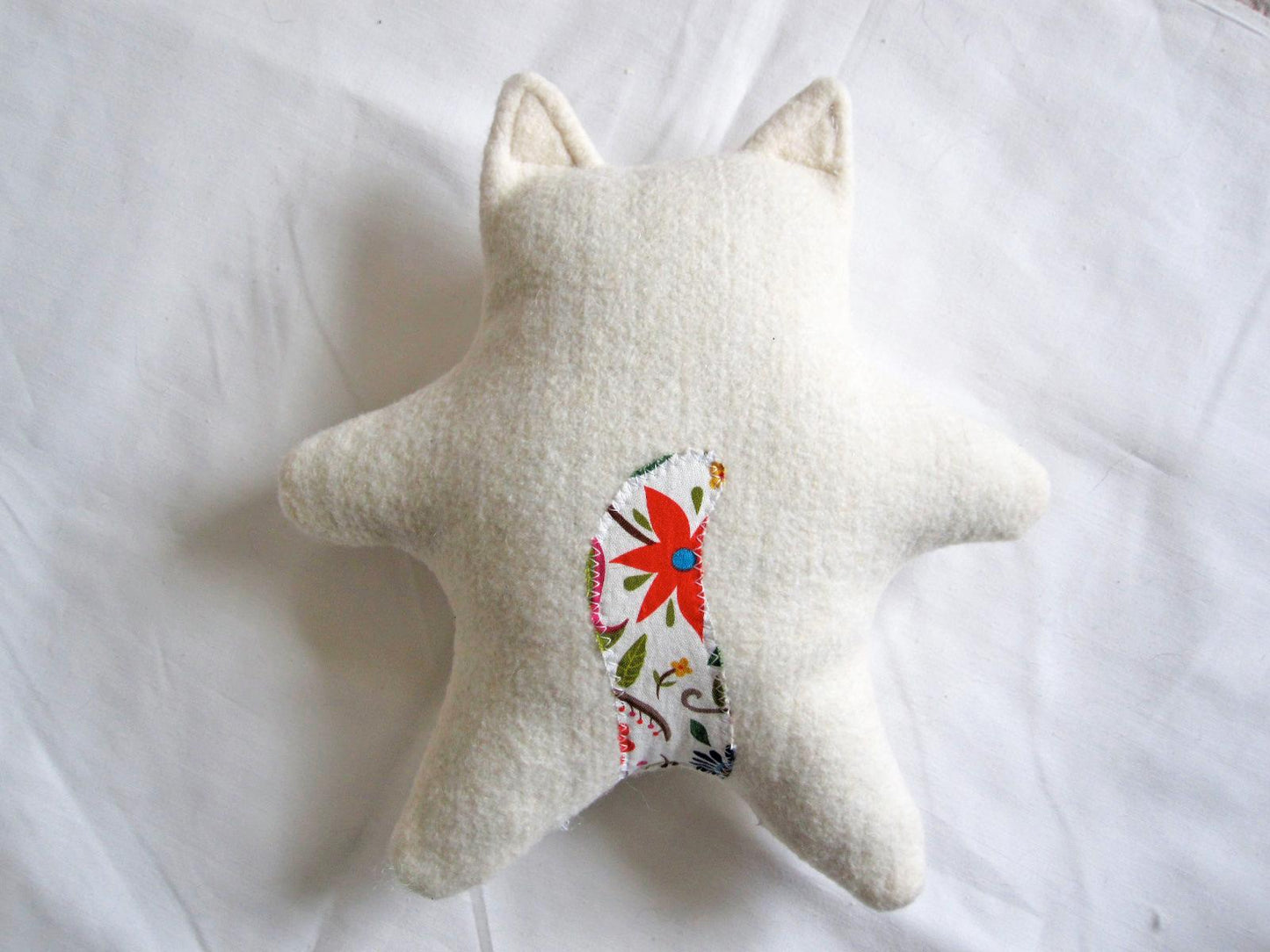 back of baby cat kitten soft toy doll pattern