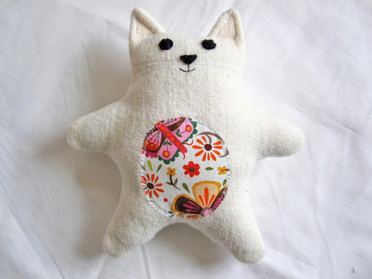 front of baby cat soft toy doll pattern
